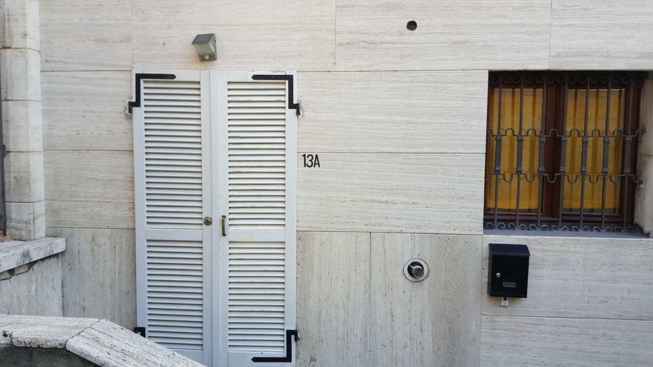 Apartamento Location Turistic Monolocale Nel Parco Del Santuario Asti Exterior foto