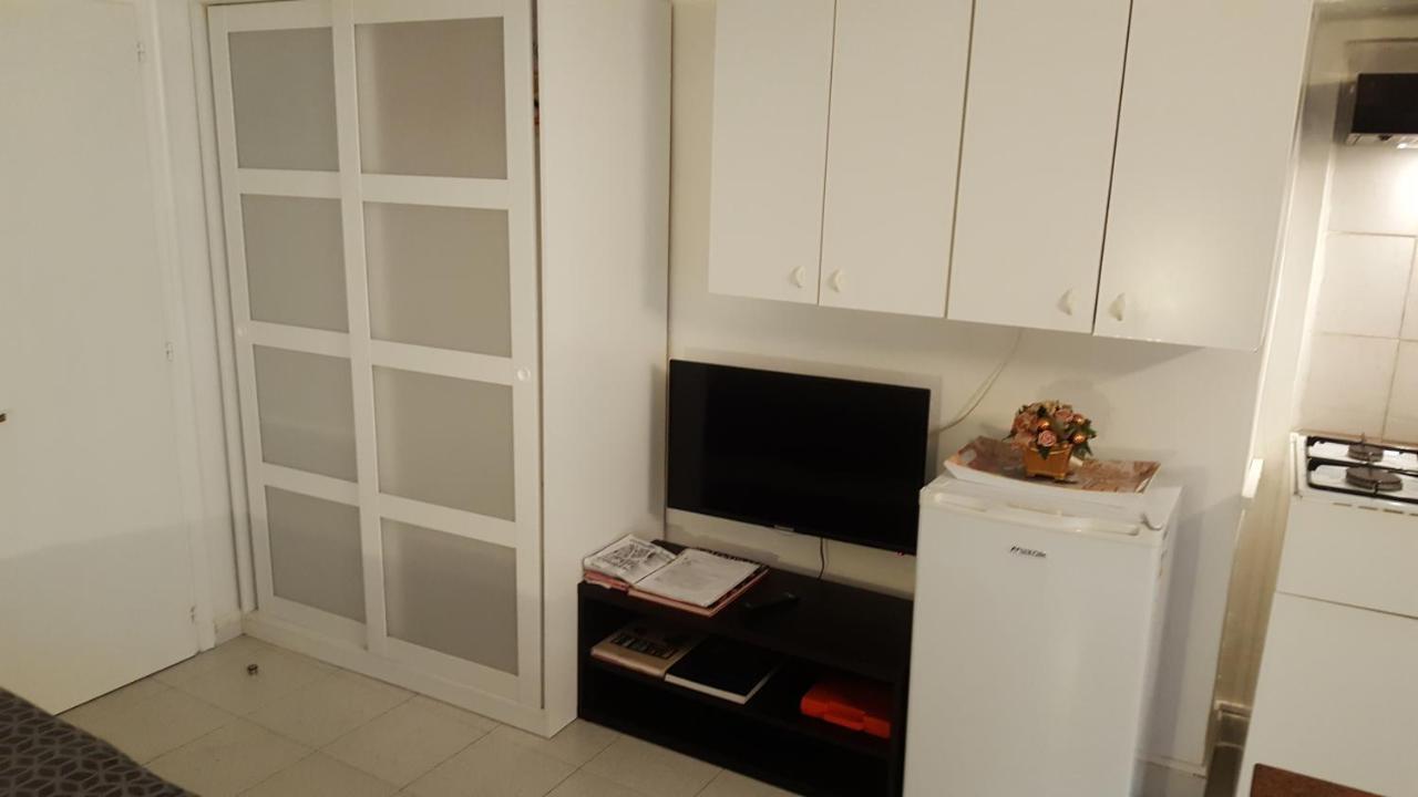 Apartamento Location Turistic Monolocale Nel Parco Del Santuario Asti Exterior foto