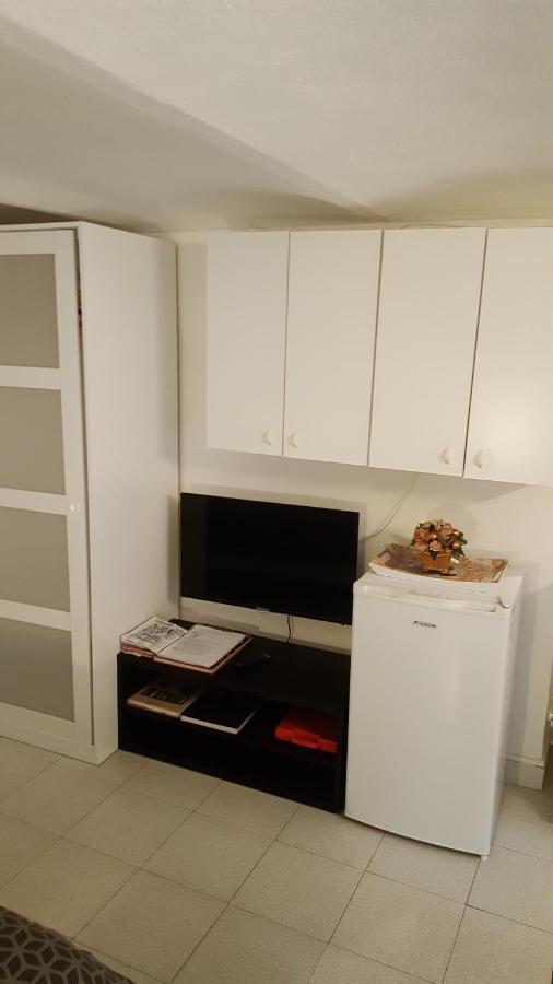 Apartamento Location Turistic Monolocale Nel Parco Del Santuario Asti Exterior foto