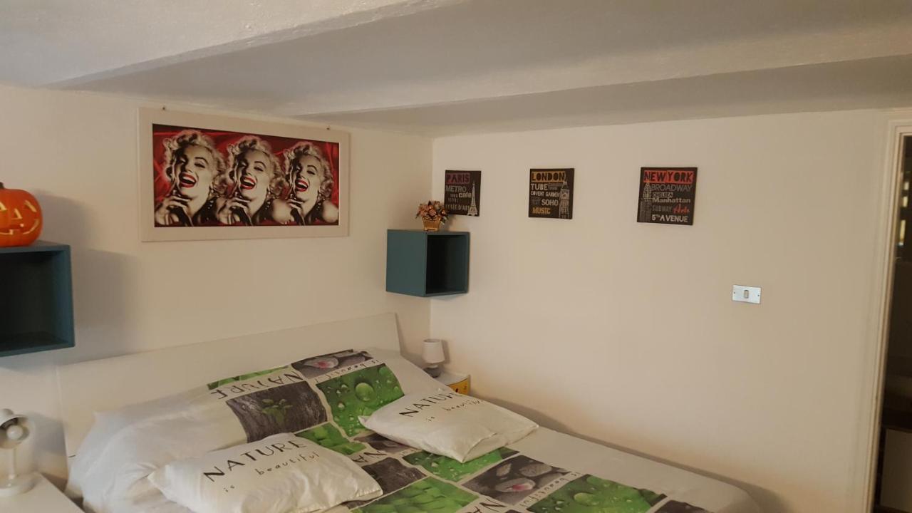 Apartamento Location Turistic Monolocale Nel Parco Del Santuario Asti Exterior foto